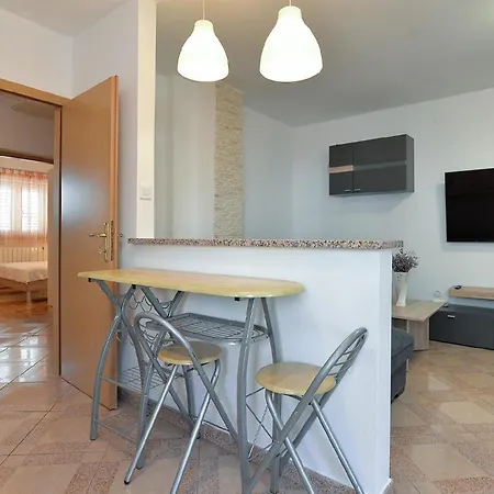 Fuer 7 Personen Ca 75 Qm In Valbandon, Istrien Istrische Riviera Апартаменты *