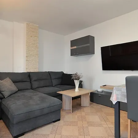 Fuer 7 Personen Ca 75 Qm In Valbandon, Istrien Istrische Riviera Valbandon