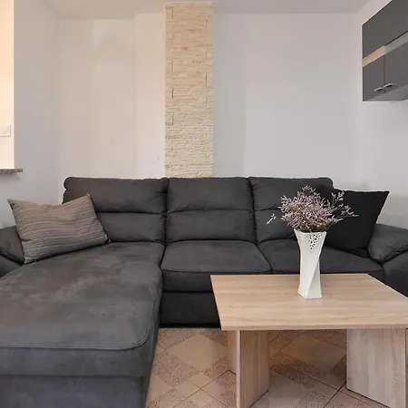 Fuer 7 Personen Ca 75 Qm In Valbandon, Istrien Istrische Riviera Valbandon