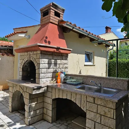 Fuer 7 Personen Ca 75 Qm In Valbandon, Istrien Istrische Riviera Apartamento Valbandon